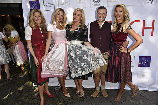 Verena Christ, Sandra Abt, Birgit Fischer- Höper, Pedro da Silva, Yasmina Filali TRACHTENLUNCH zugunsten der McDonald‘s Kinderhilfe Stiftung mit Empfang und anschließendem Lunch im Restaurant Käfer-Schänke in München am 18.09.2018 Agency People Image (c) Michael Tinnefeld 